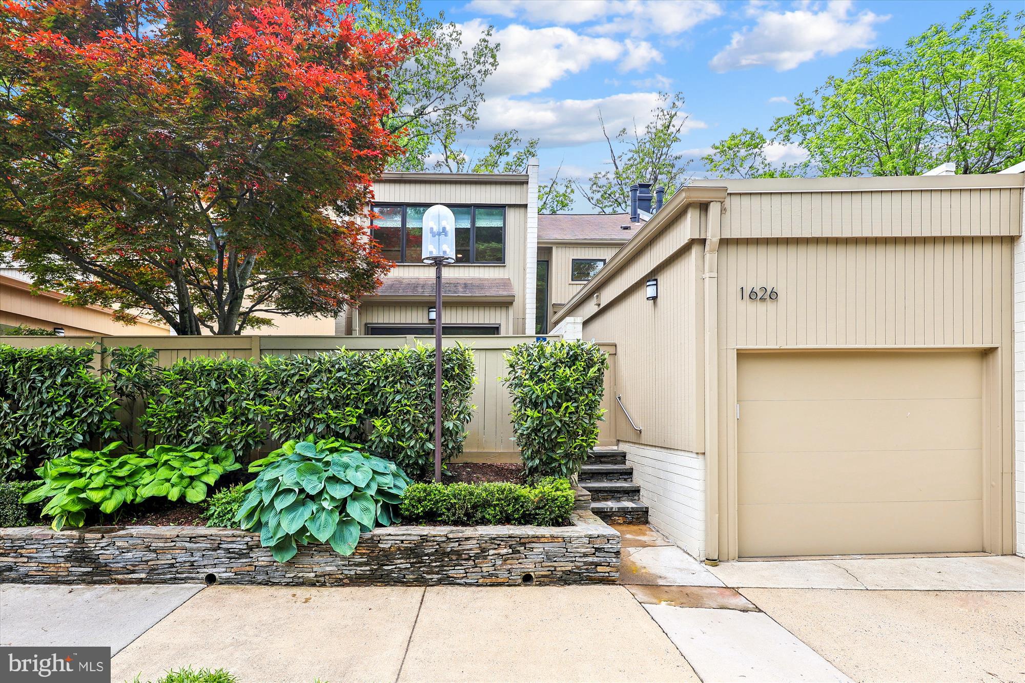 1626 WATERS EDGE LANE