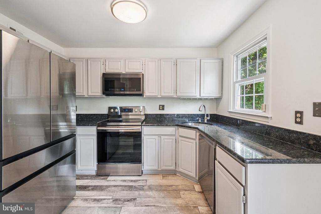 3220 KINROSS CIRCLE