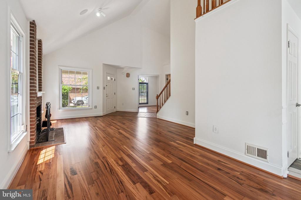 3220 KINROSS CIRCLE