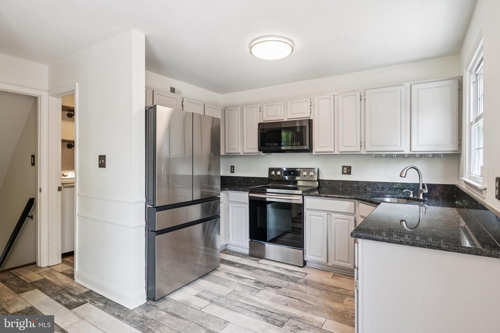 3220 KINROSS CIRCLE