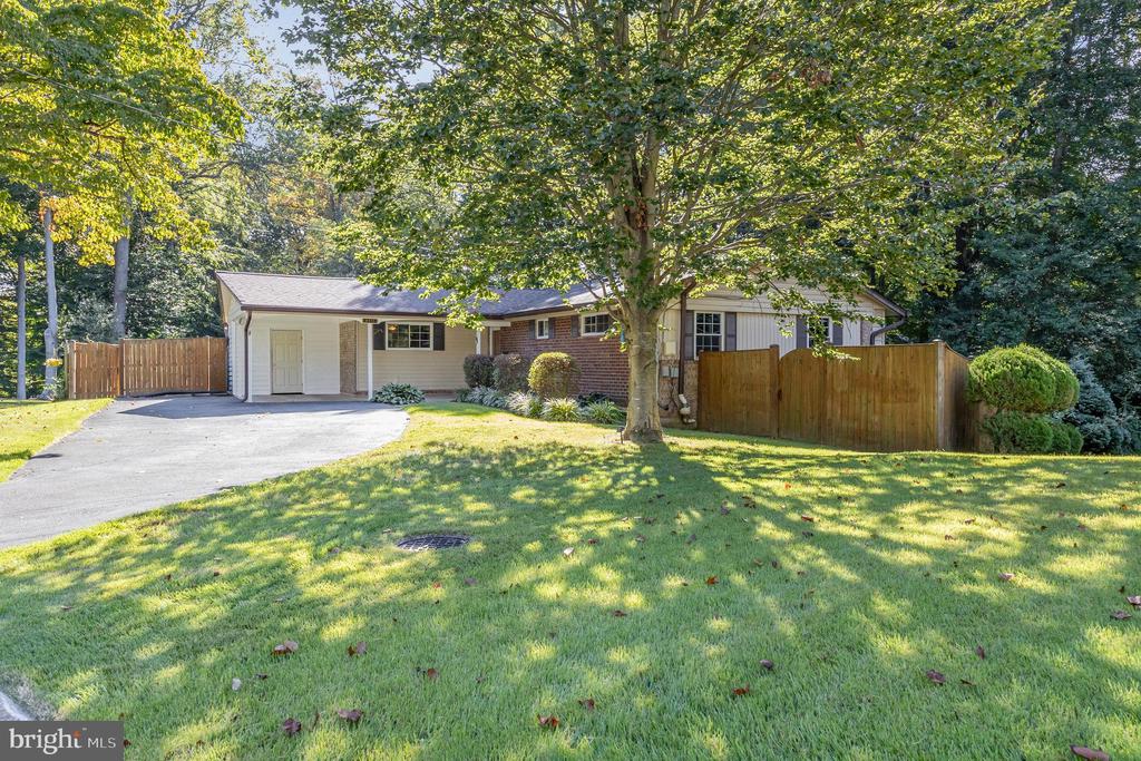 8411 DERBY COURT