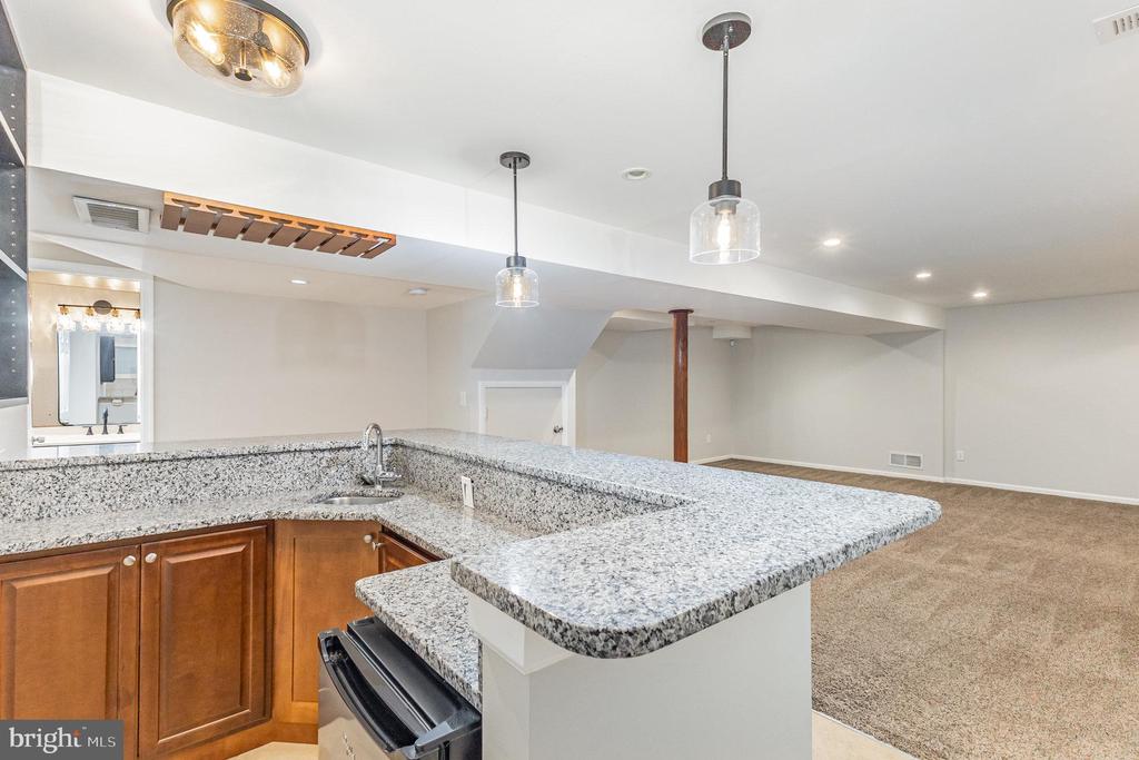 8411 DERBY COURT