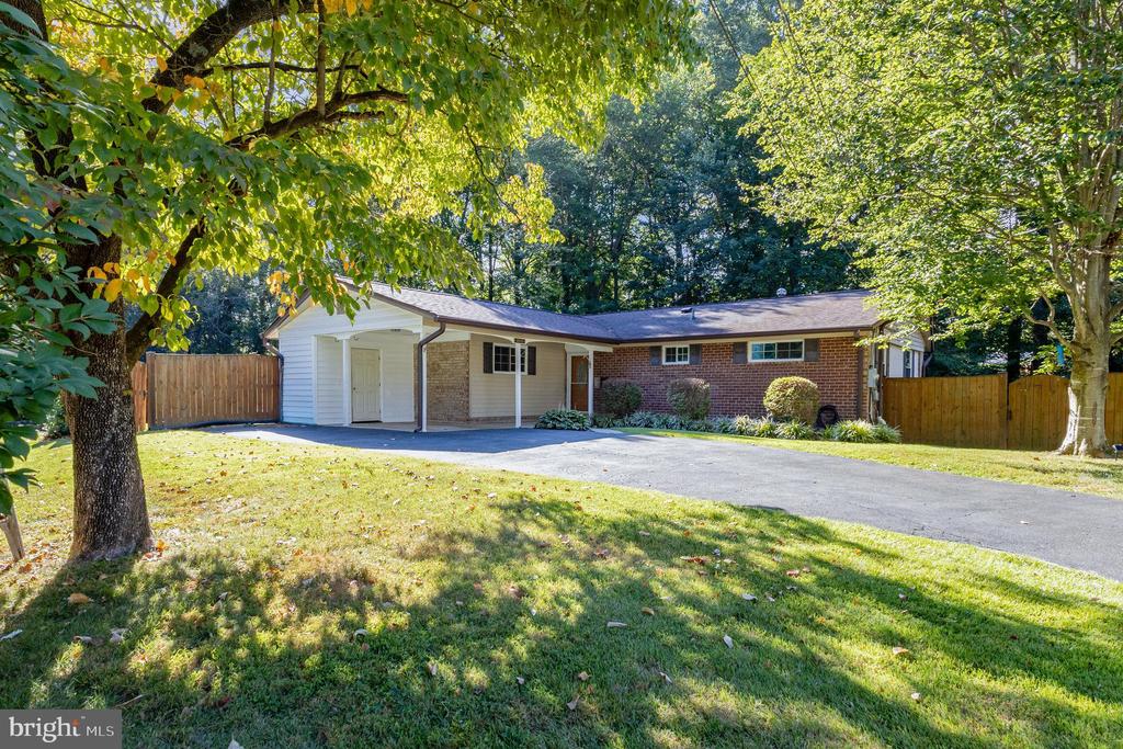 8411 DERBY COURT