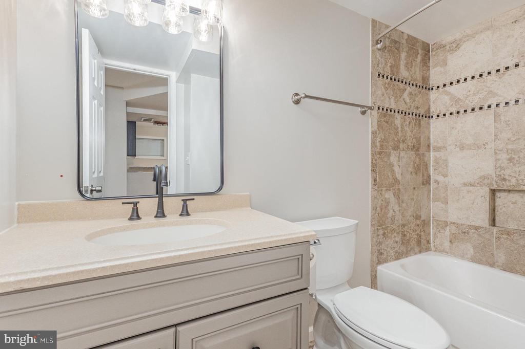 8411 DERBY COURT