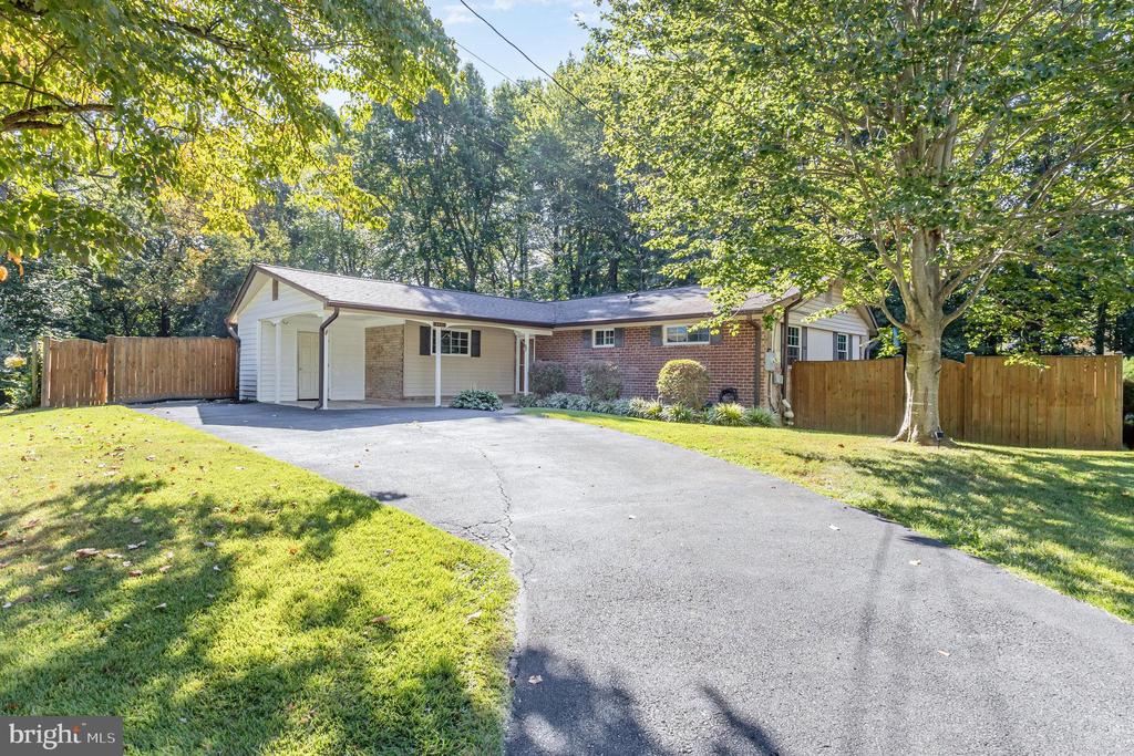 8411 DERBY COURT
