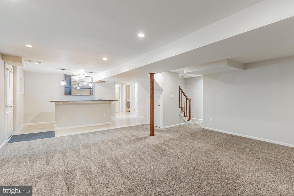 8411 DERBY COURT