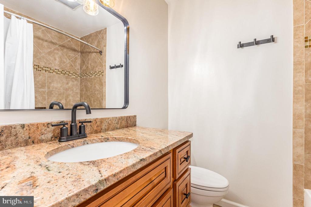 8411 DERBY COURT
