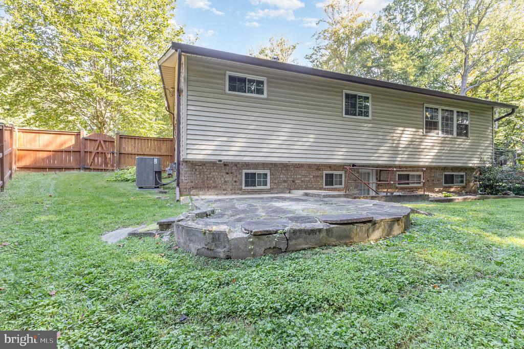 8411 DERBY COURT