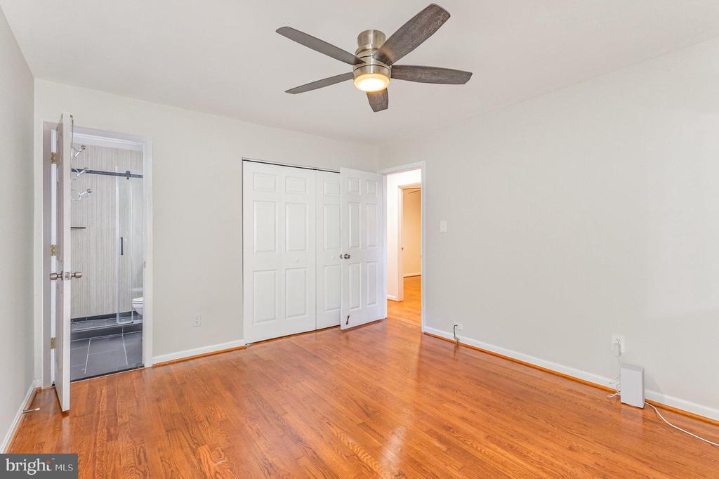 8411 DERBY COURT