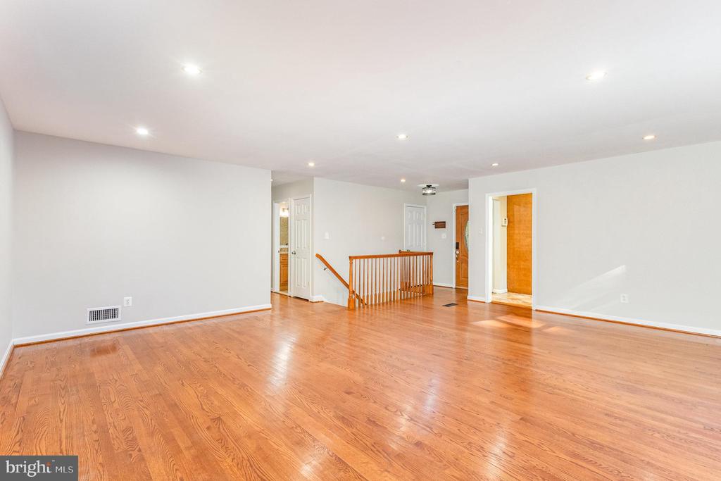 8411 DERBY COURT
