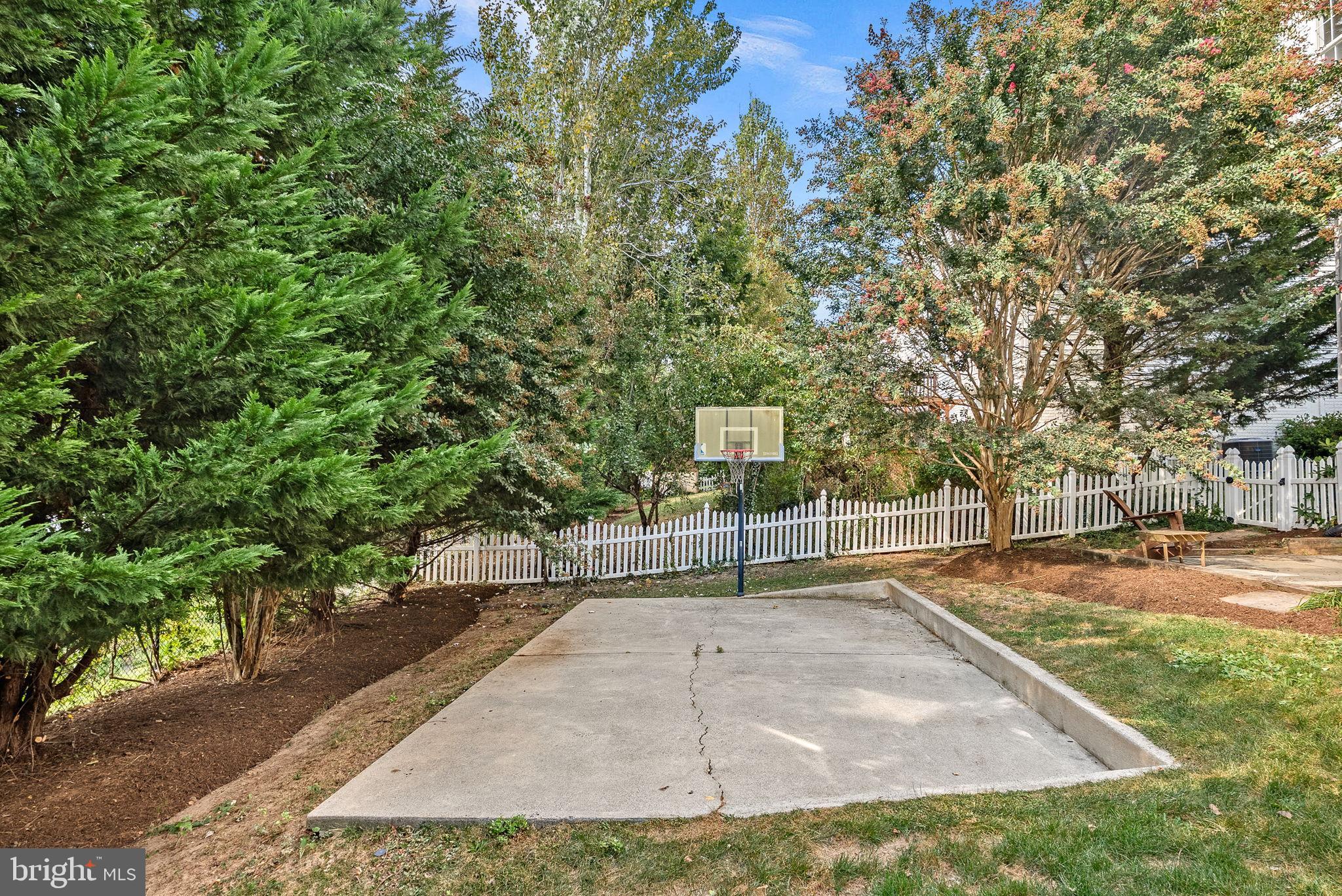 1372 DOMINION RIDGE LANE