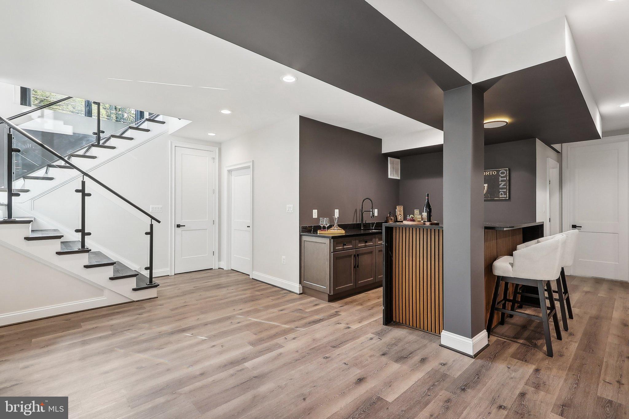 105 TAPAWINGO ROAD SW