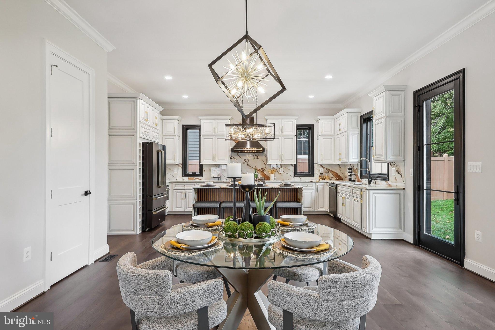 105 TAPAWINGO ROAD SW