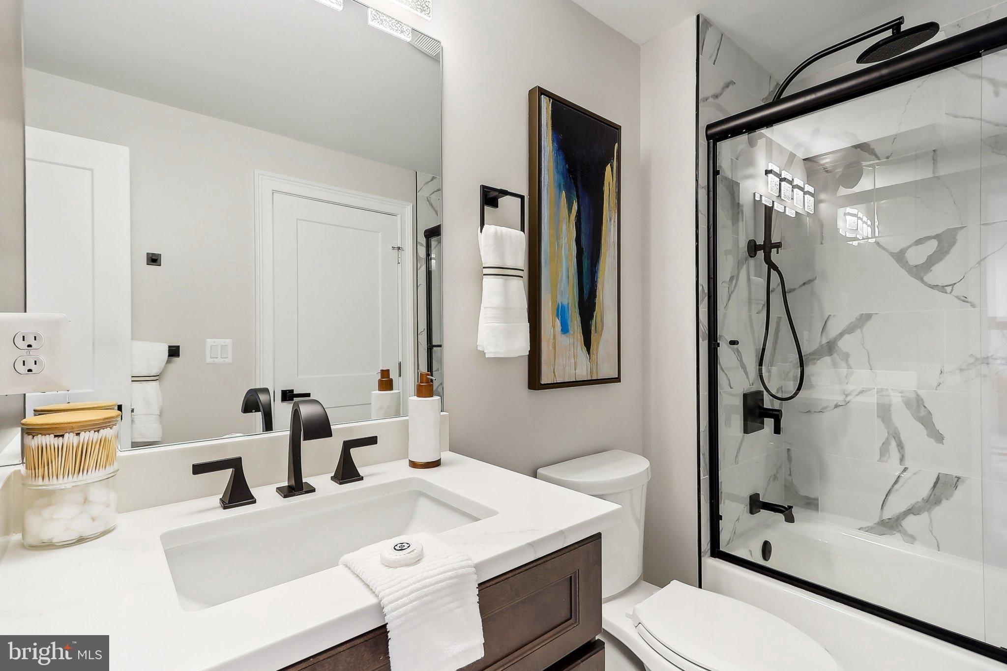 105 TAPAWINGO ROAD SW