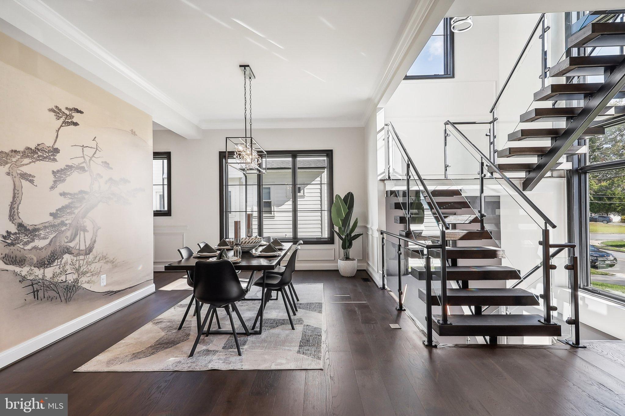 105 TAPAWINGO ROAD SW