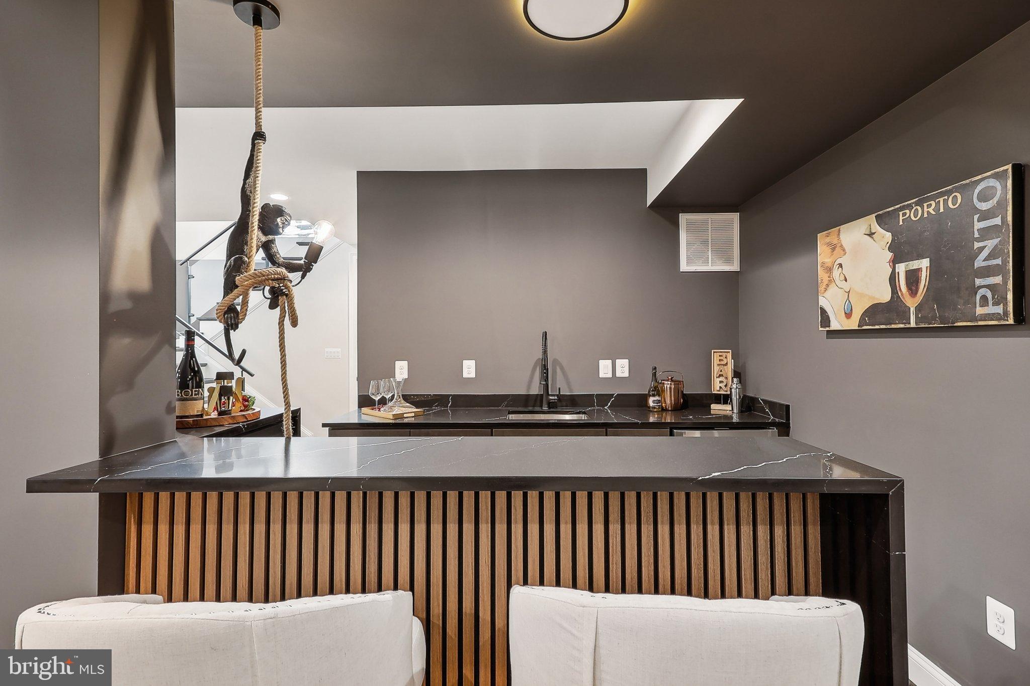 105 TAPAWINGO ROAD SW