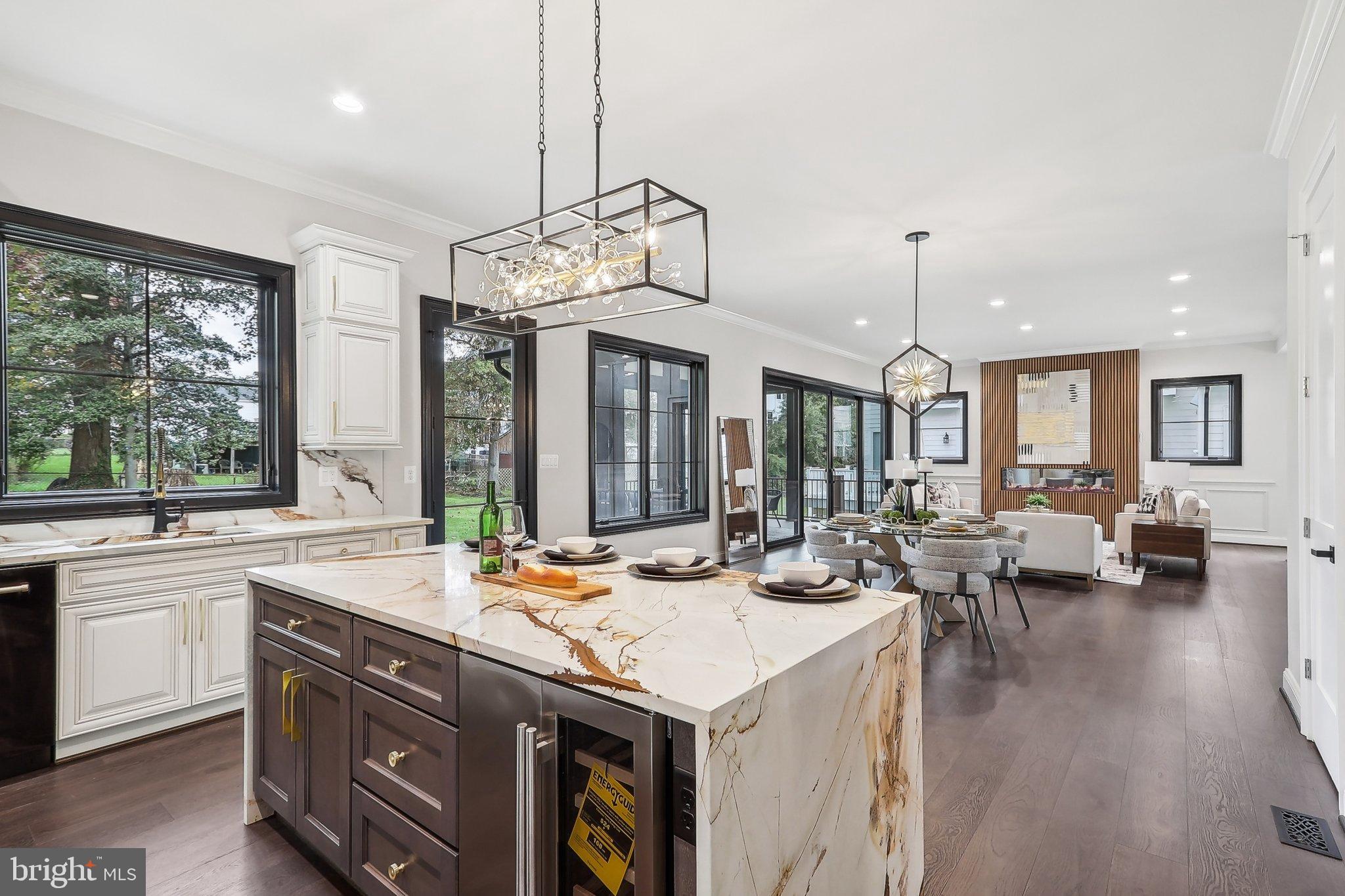 105 TAPAWINGO ROAD SW