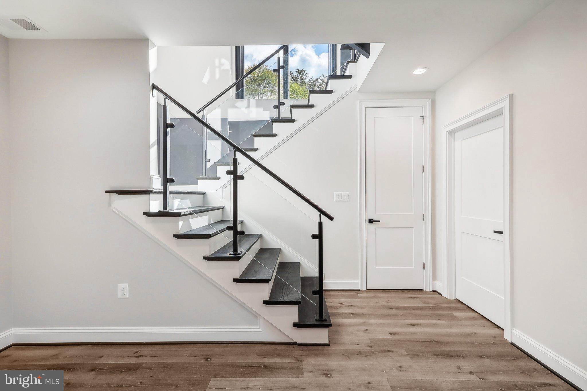 105 TAPAWINGO ROAD SW