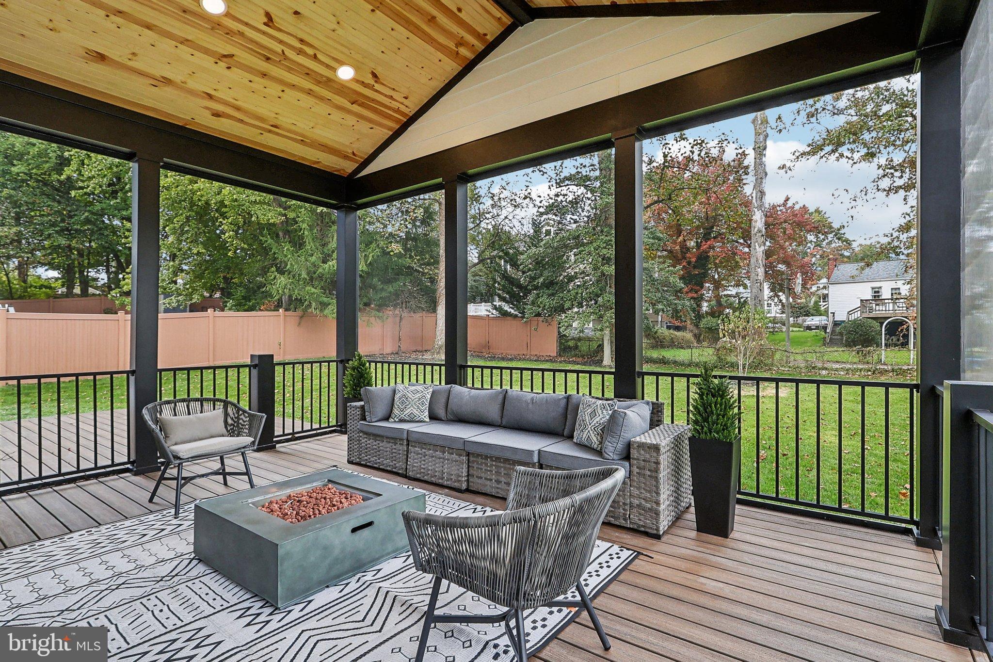 105 TAPAWINGO ROAD SW