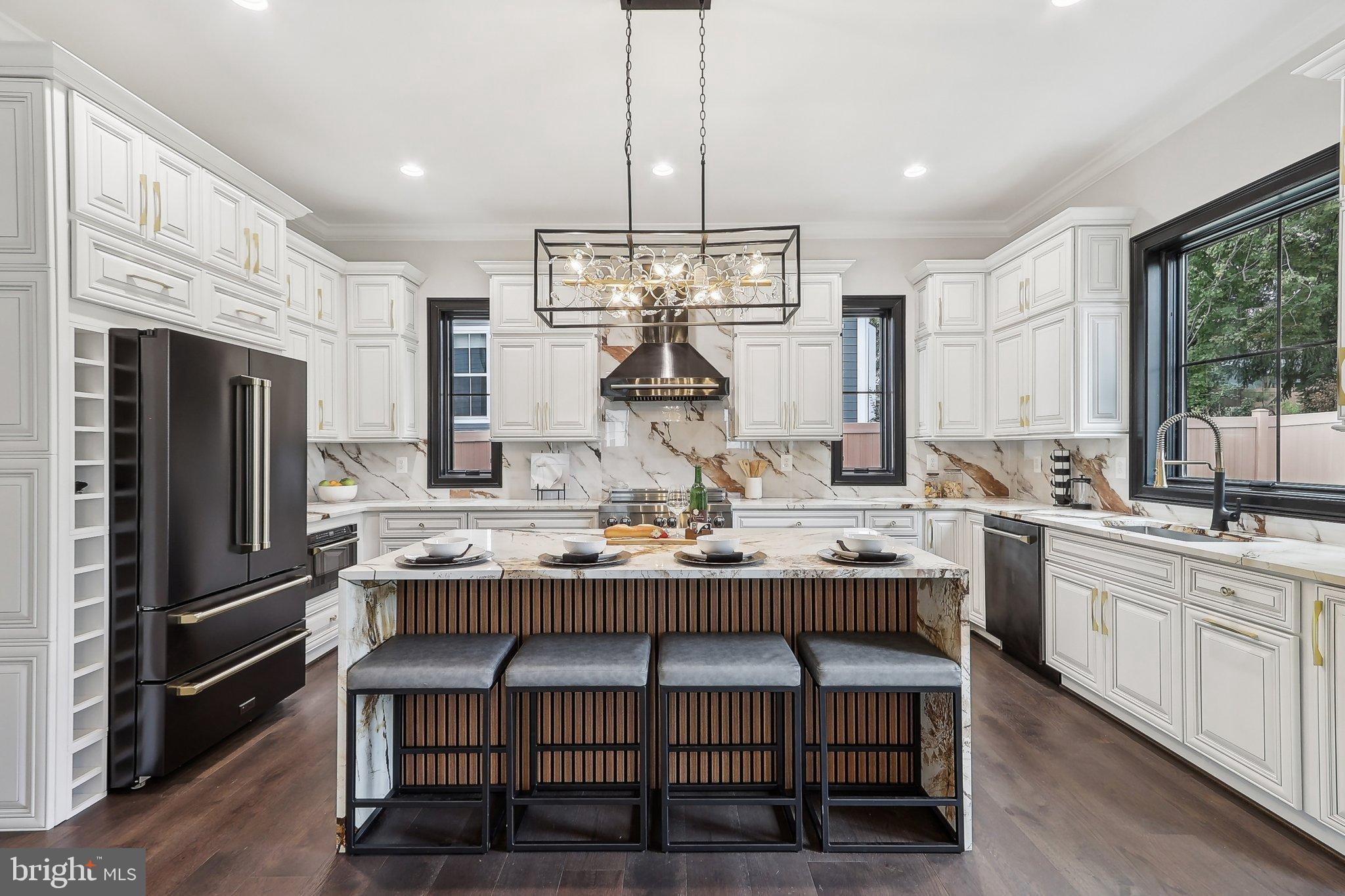 105 TAPAWINGO ROAD SW