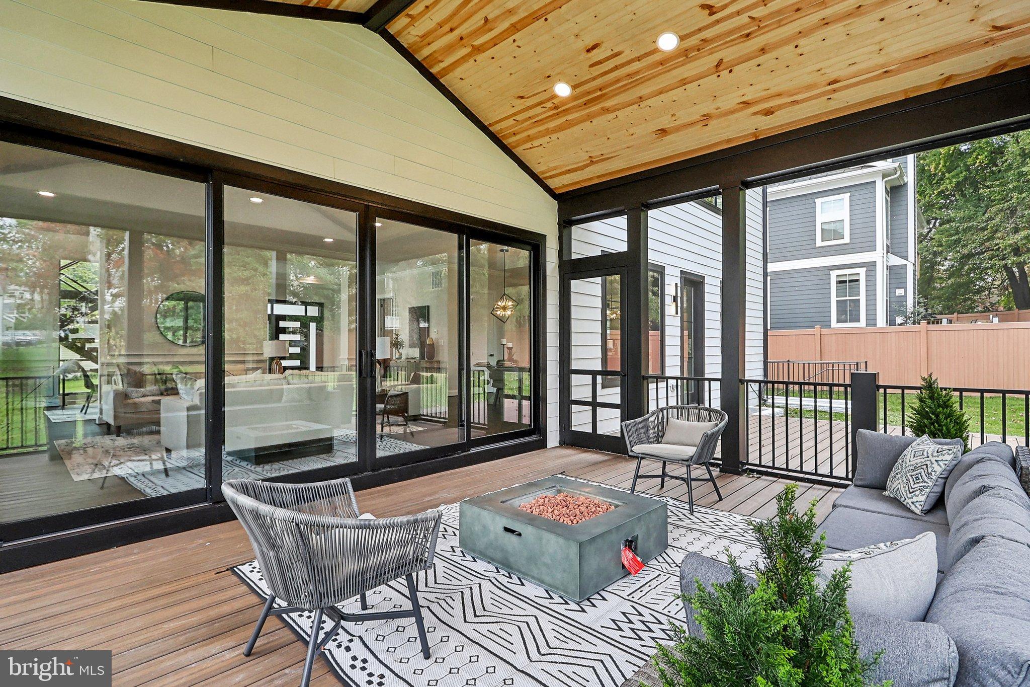 105 TAPAWINGO ROAD SW