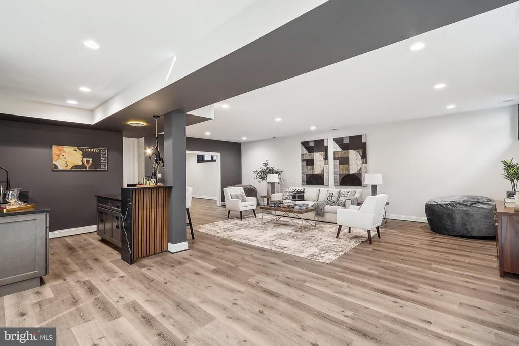 105 TAPAWINGO ROAD SW