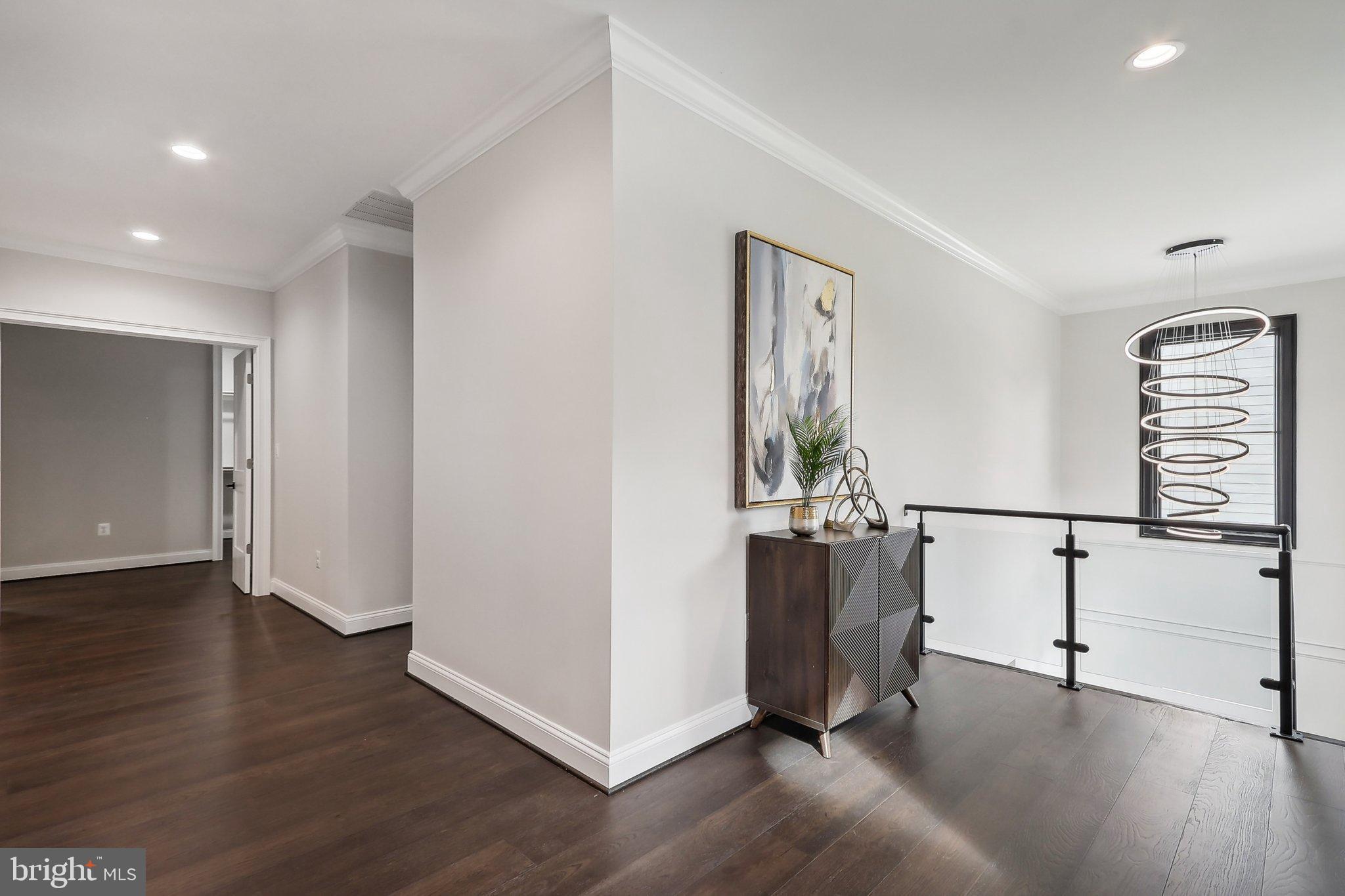 105 TAPAWINGO ROAD SW