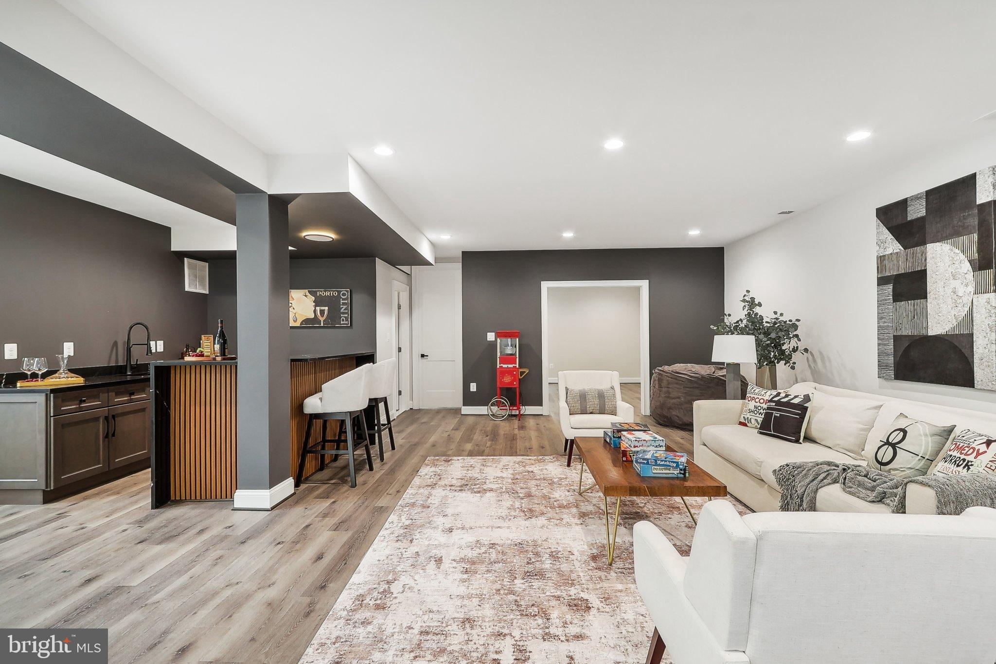 105 TAPAWINGO ROAD SW