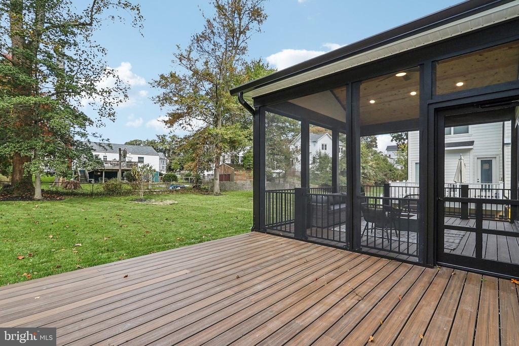 105 TAPAWINGO ROAD SW