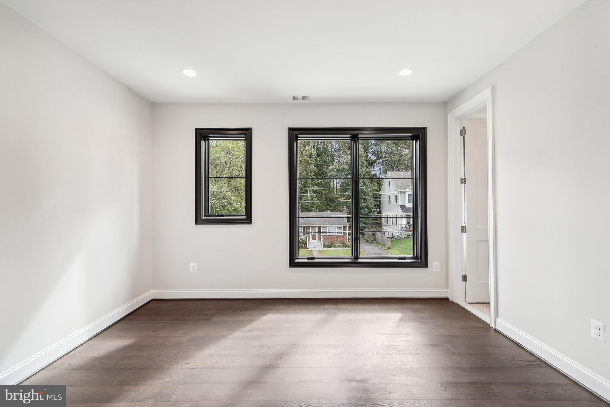 105 TAPAWINGO ROAD SW