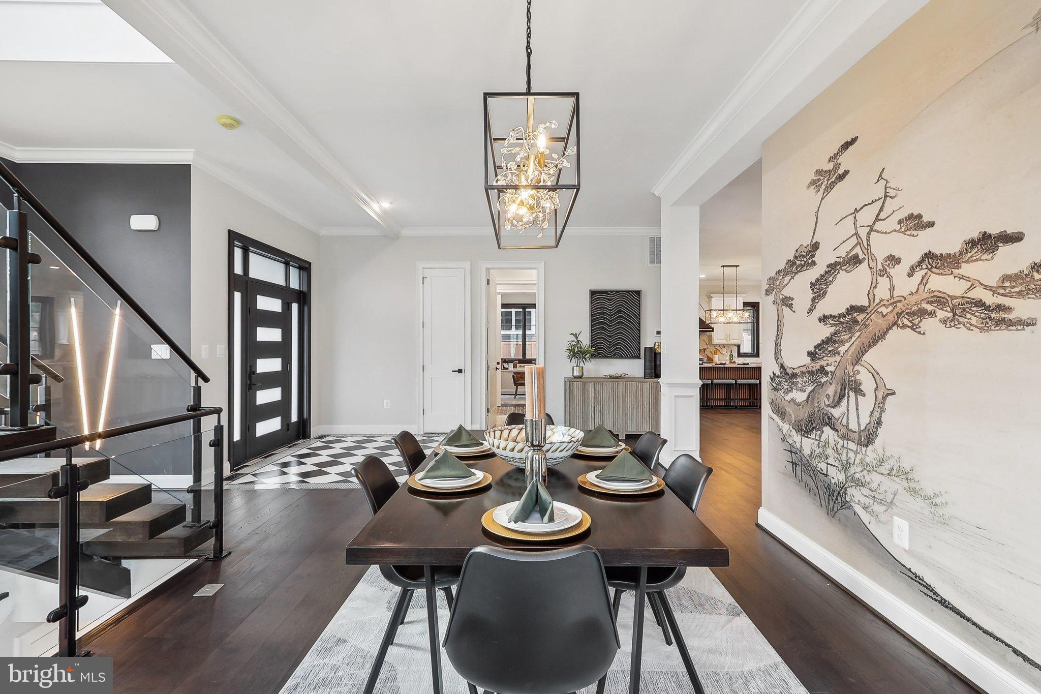 105 TAPAWINGO ROAD SW