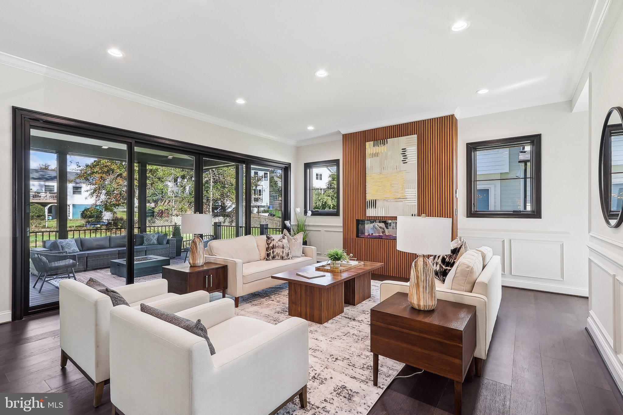 105 TAPAWINGO ROAD SW