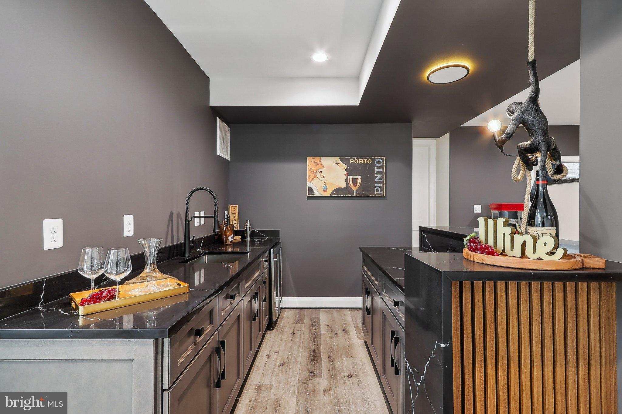 105 TAPAWINGO ROAD SW