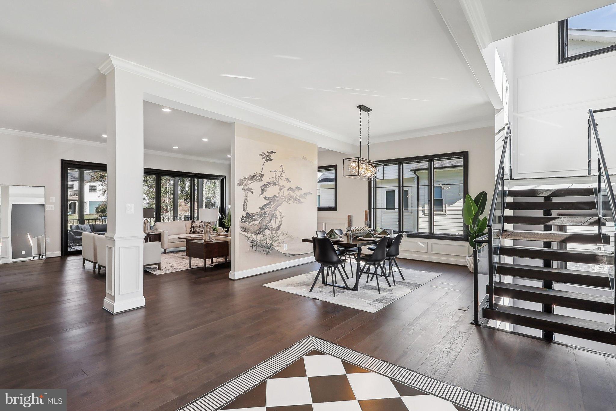 105 TAPAWINGO ROAD SW