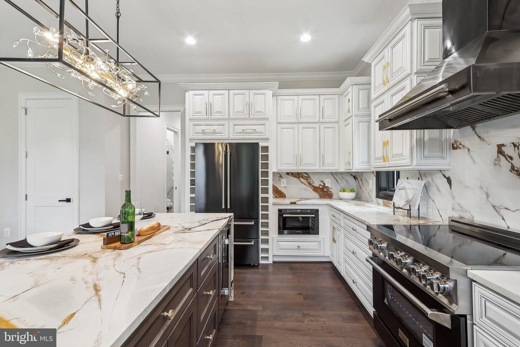 105 TAPAWINGO ROAD SW