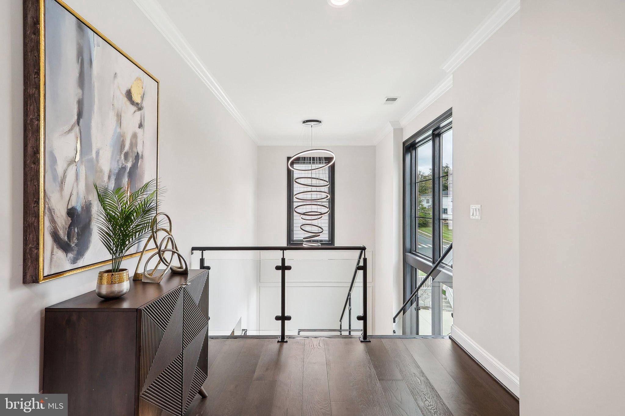 105 TAPAWINGO ROAD SW