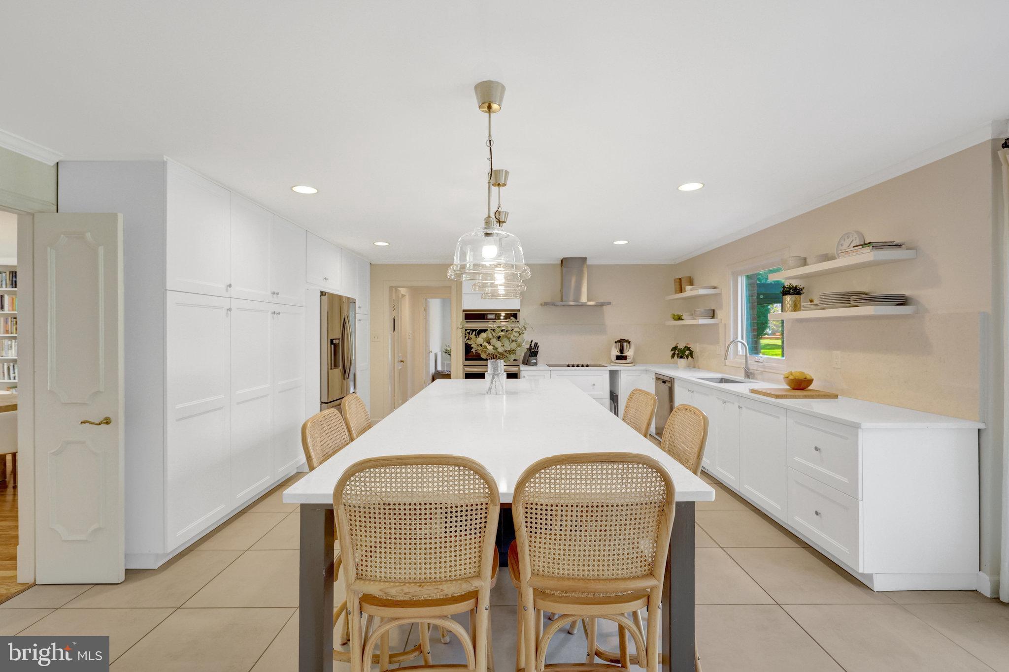 6305 DUNAWAY COURT