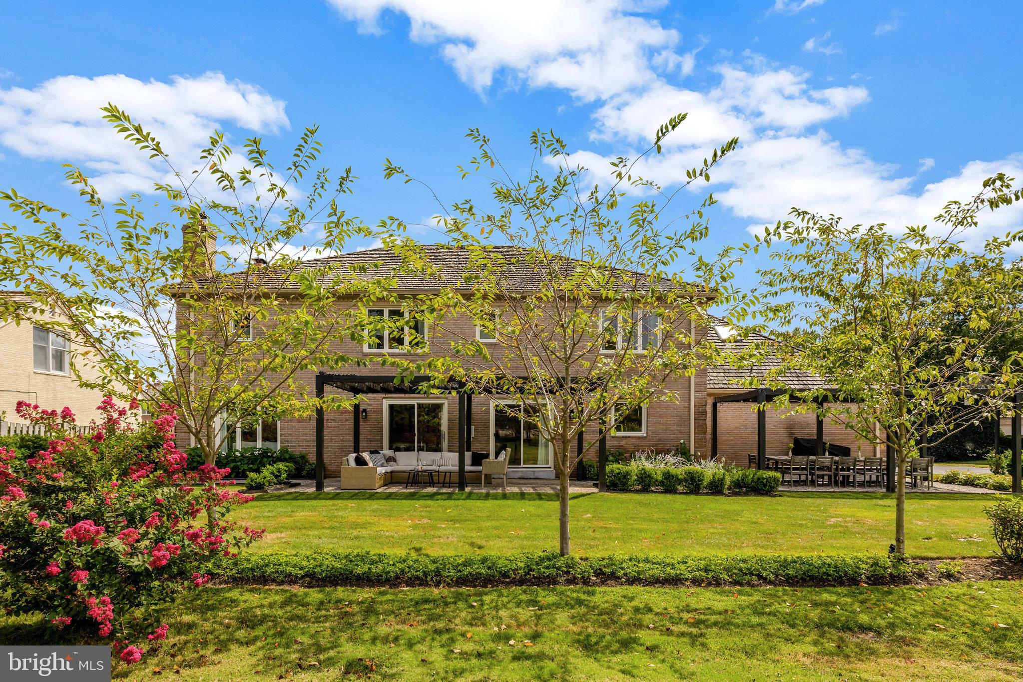 6305 DUNAWAY COURT