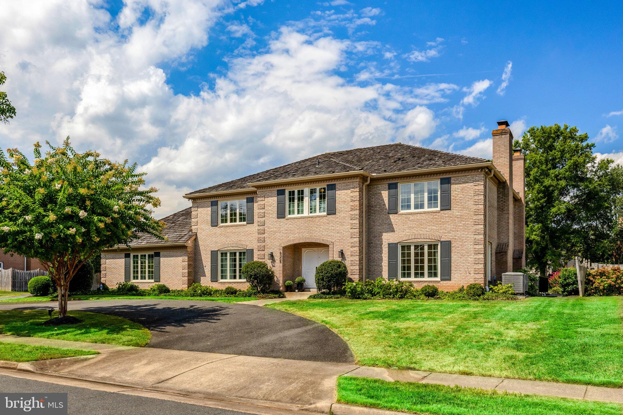6305 DUNAWAY COURT