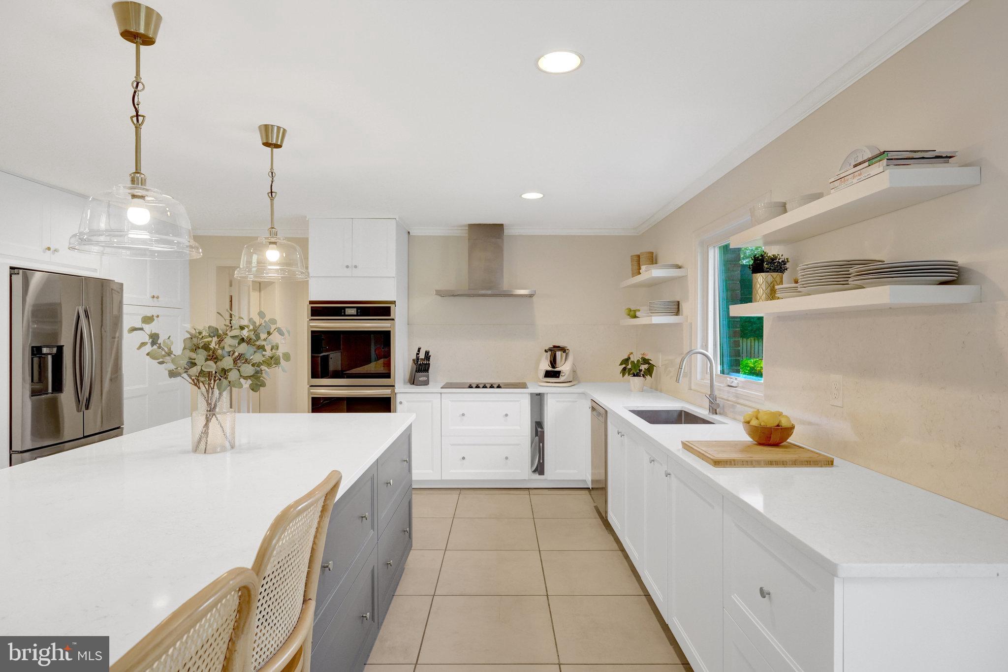 6305 DUNAWAY COURT