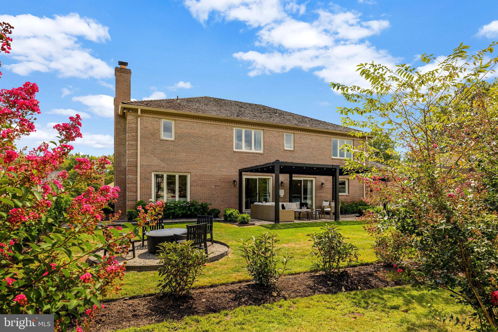 6305 DUNAWAY COURT