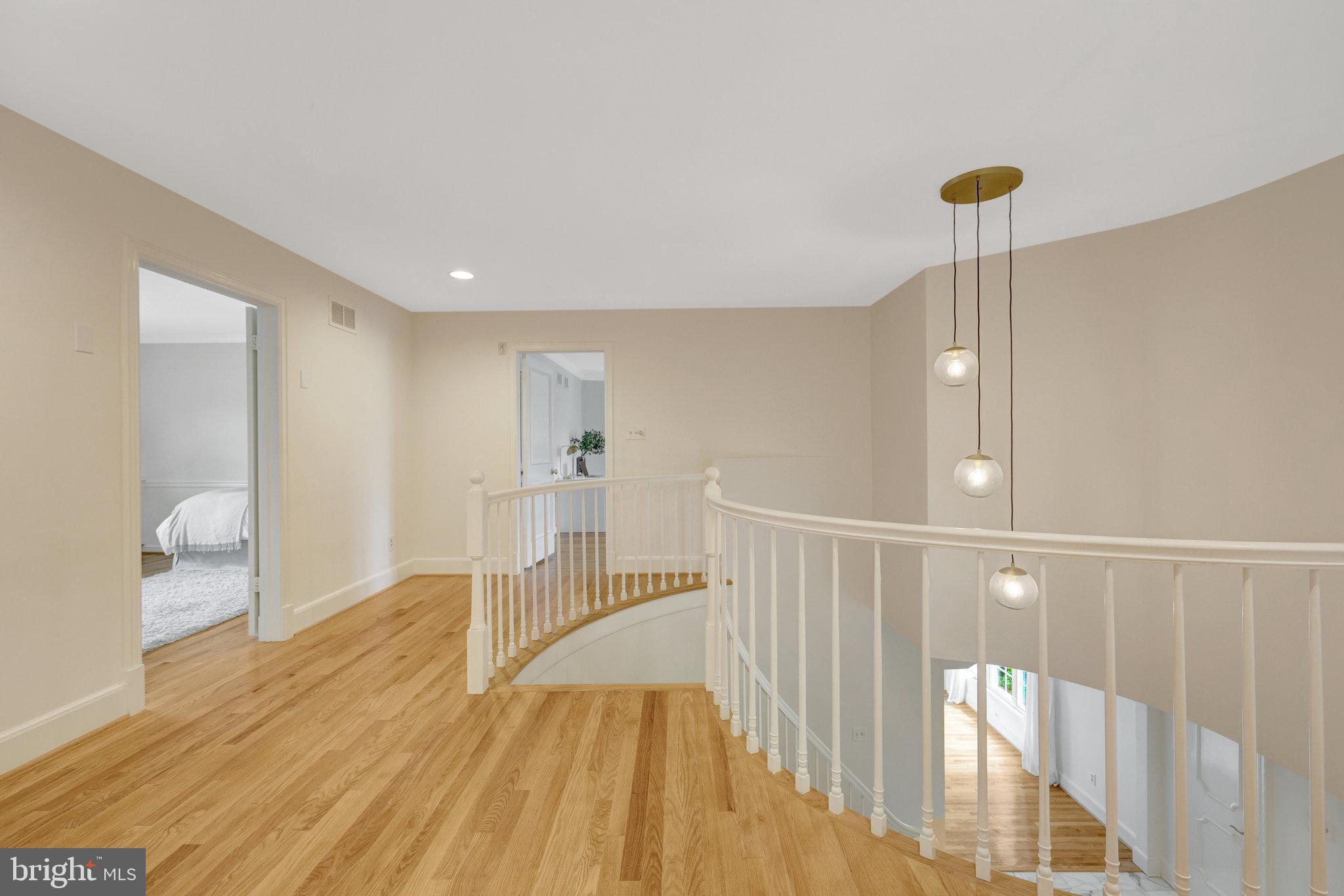 6305 DUNAWAY COURT
