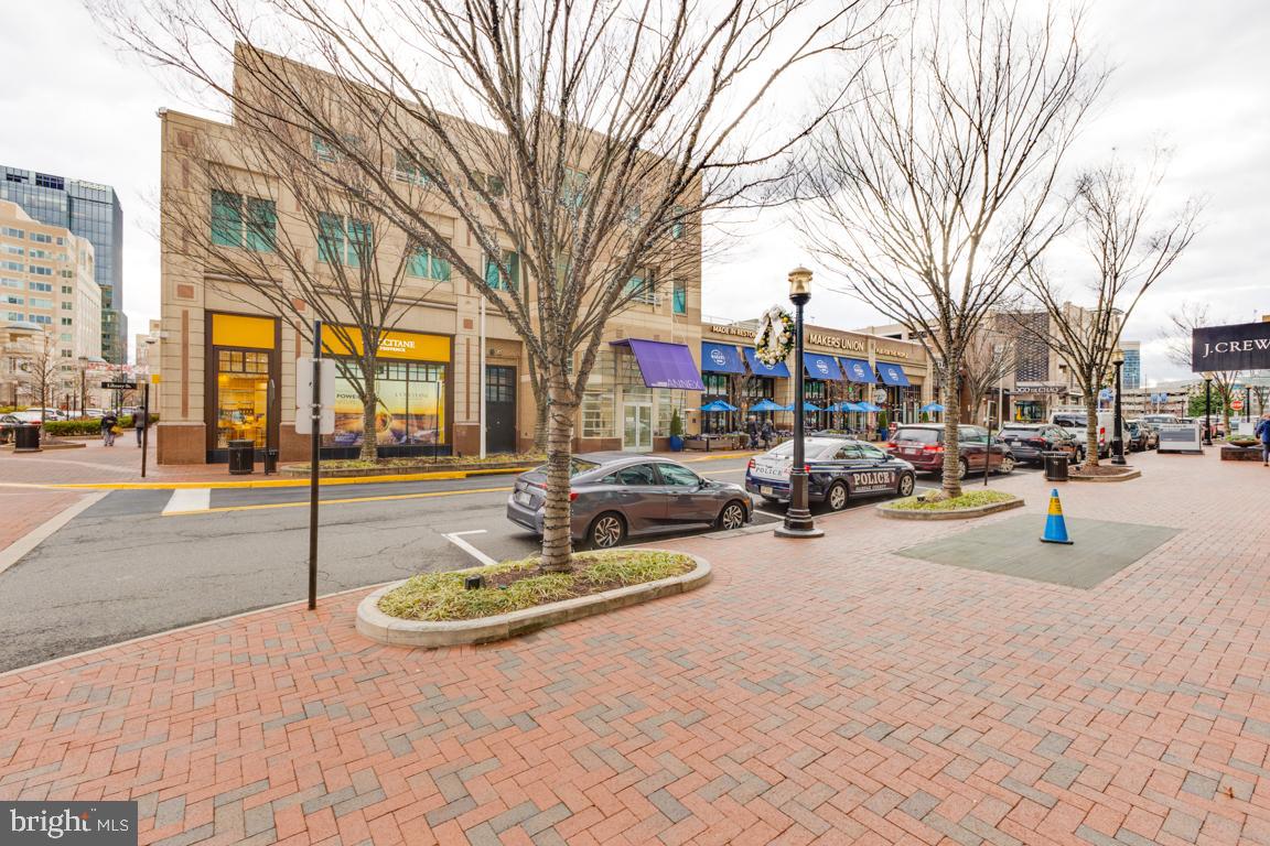 0 AMERICAN DREAM WAY