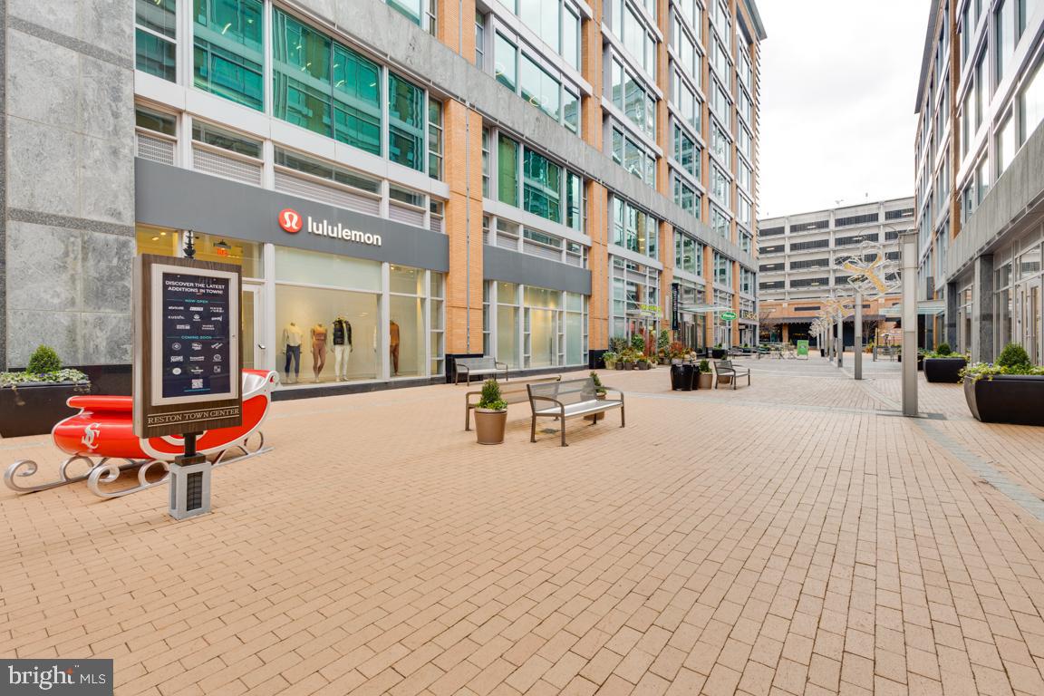 0 AMERICAN DREAM WAY