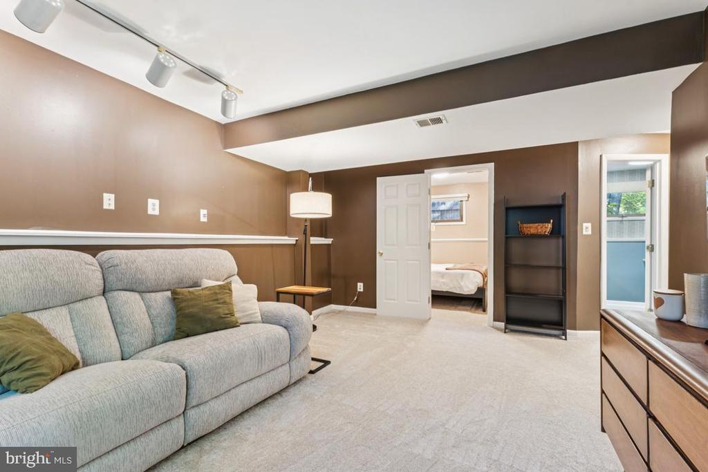 2269 MARGINELLA DRIVE