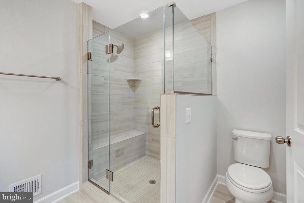 4321 FOUNTAINVIEW DRIVE