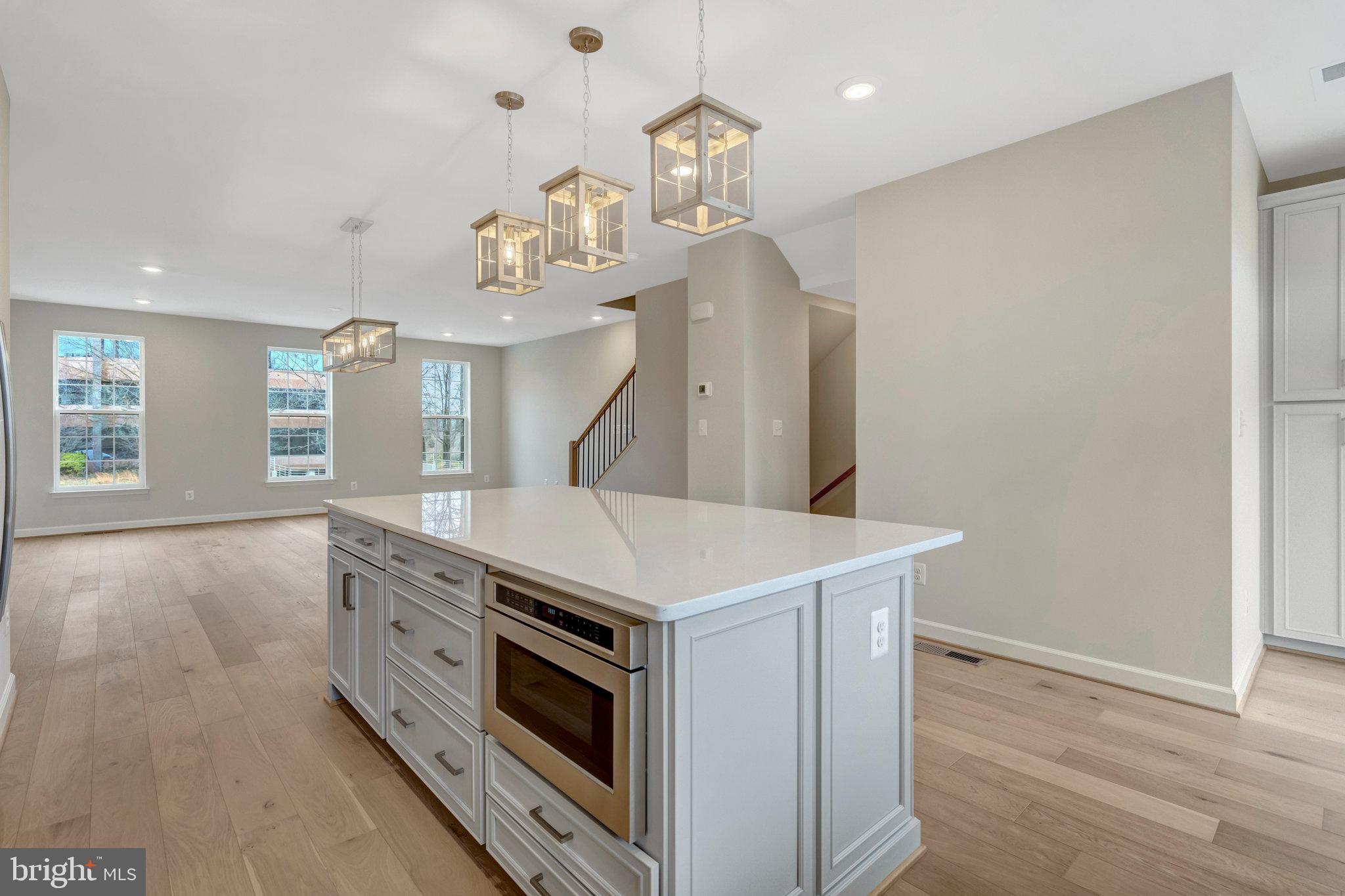 4323 FOUNTAINVIEW DRIVE