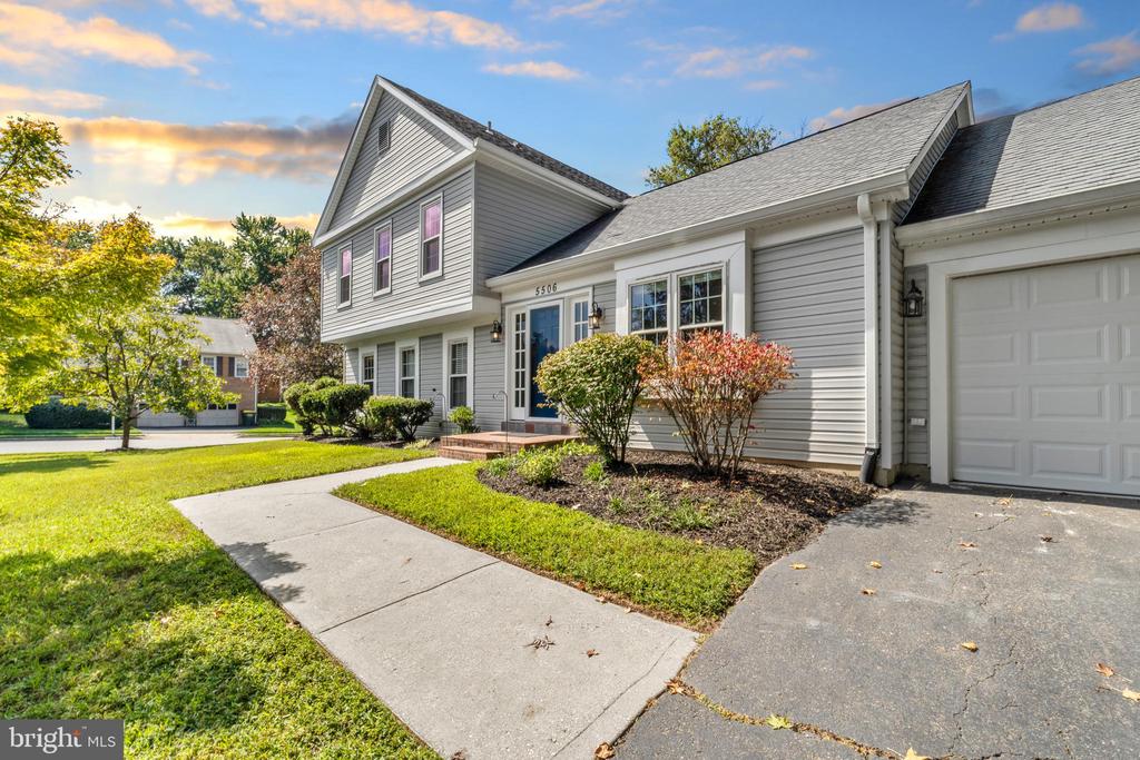5506 GREAT TREE COURT