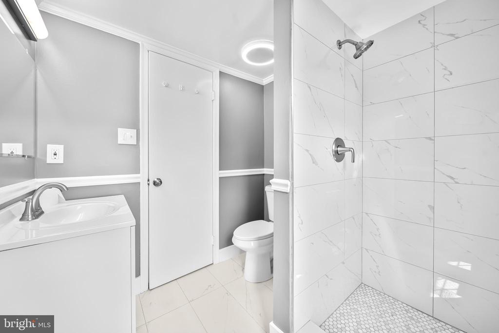 5506 GREAT TREE COURT