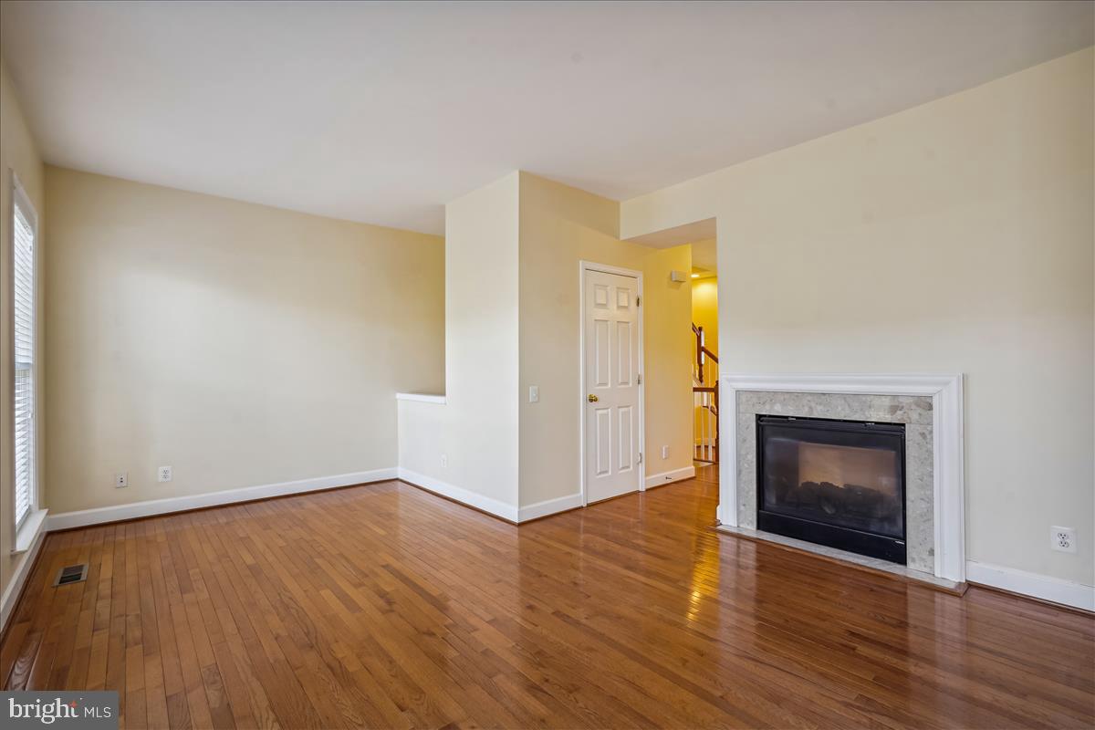 2481 WALNUT ROCKER LANE